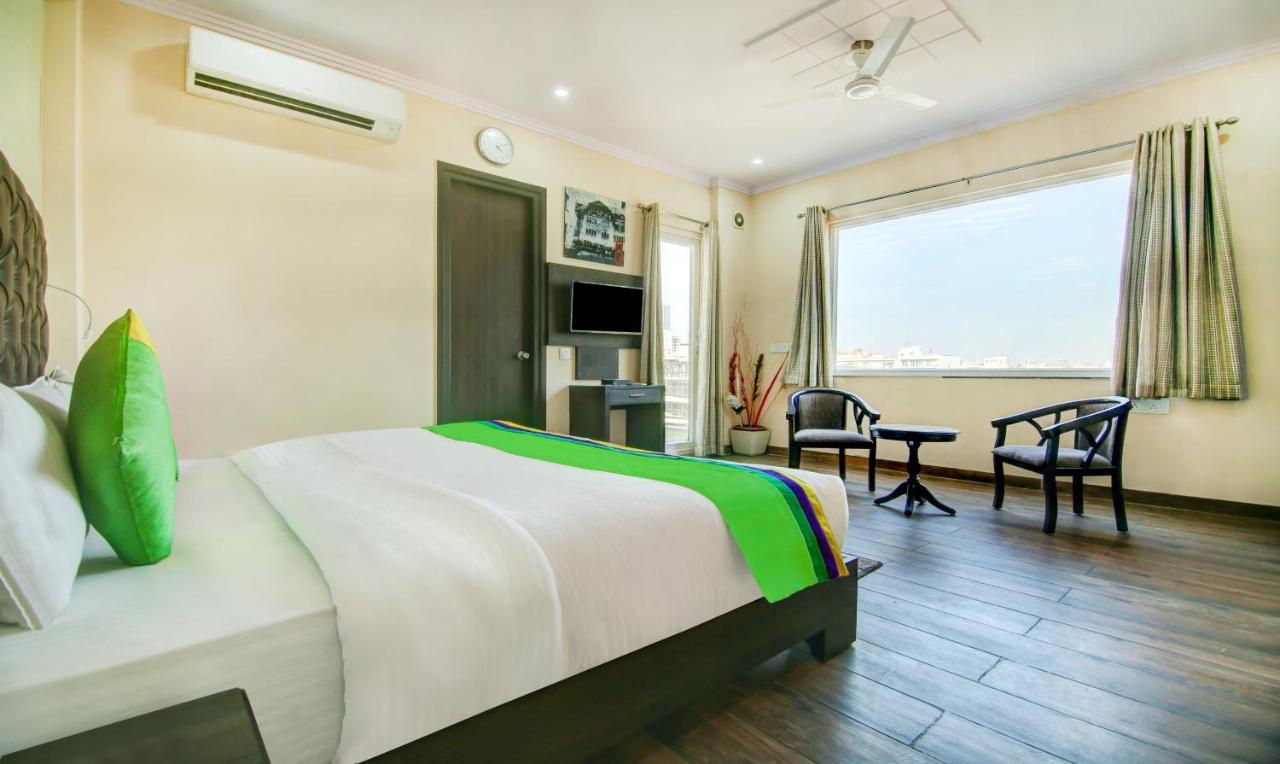 Treebo Trend Blooms Premium Hotell Gurgaon Exteriör bild