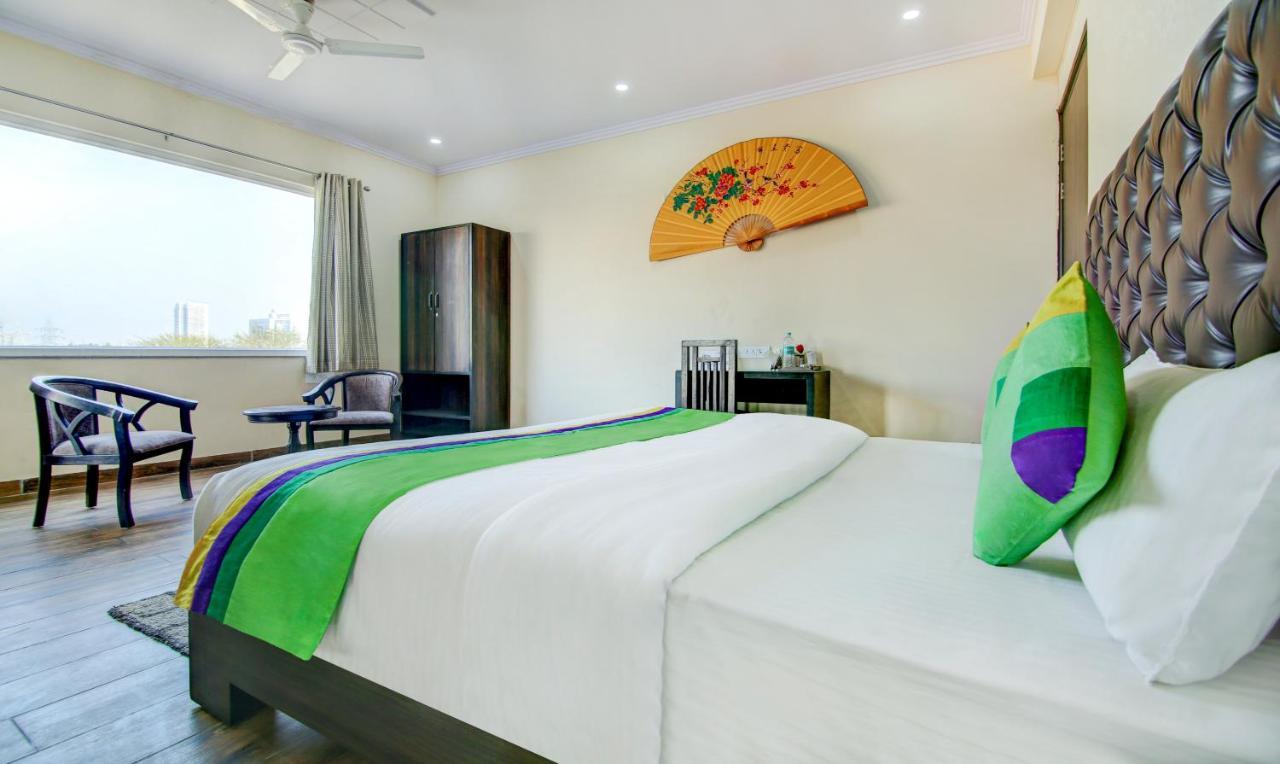 Treebo Trend Blooms Premium Hotell Gurgaon Exteriör bild